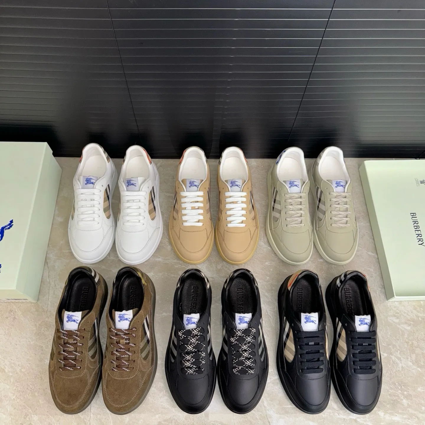 [Burberry] Top P: 680💰Size: 38-44 (45.46 custom-made) Burberry official website synchronized men's classic low-top sneakers | Made of original first-layer cowhide | Decorated with renewed brand logo | First-layer cowhide lining | Heel decorated with Burberry letter embossed logo | Original TPU outsole.